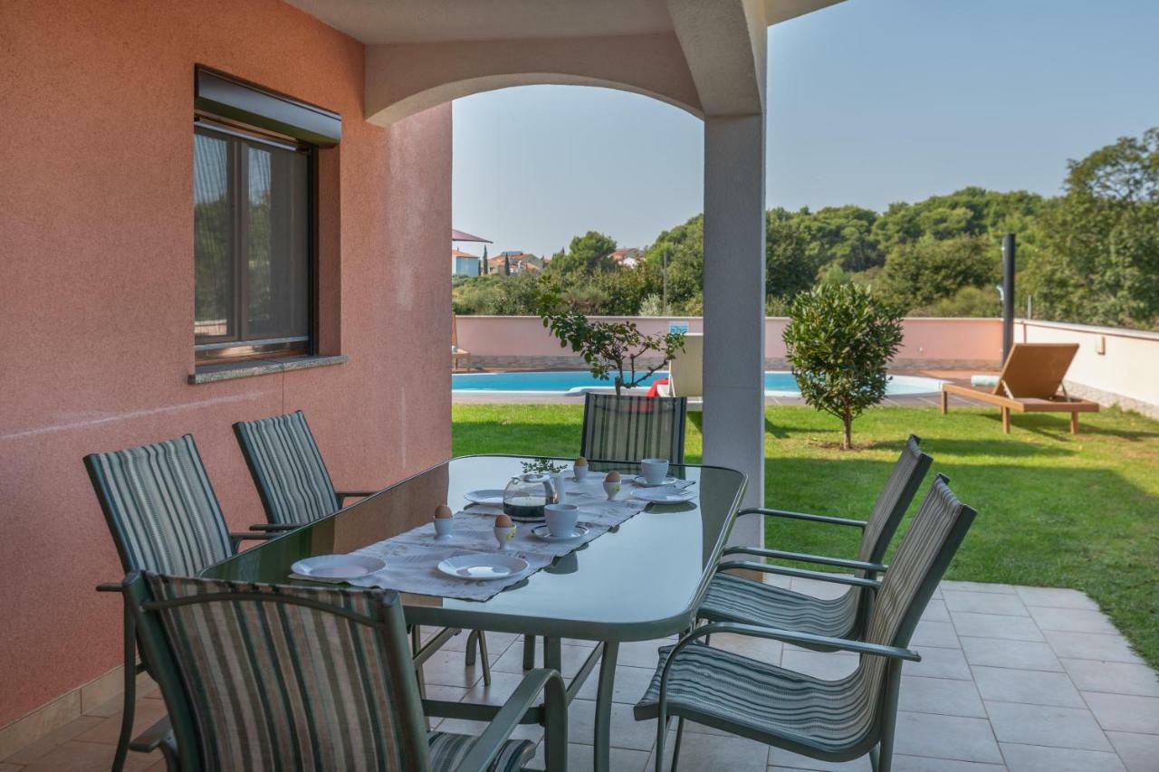 Ferienhaus Joy Ližnjan المظهر الخارجي الصورة