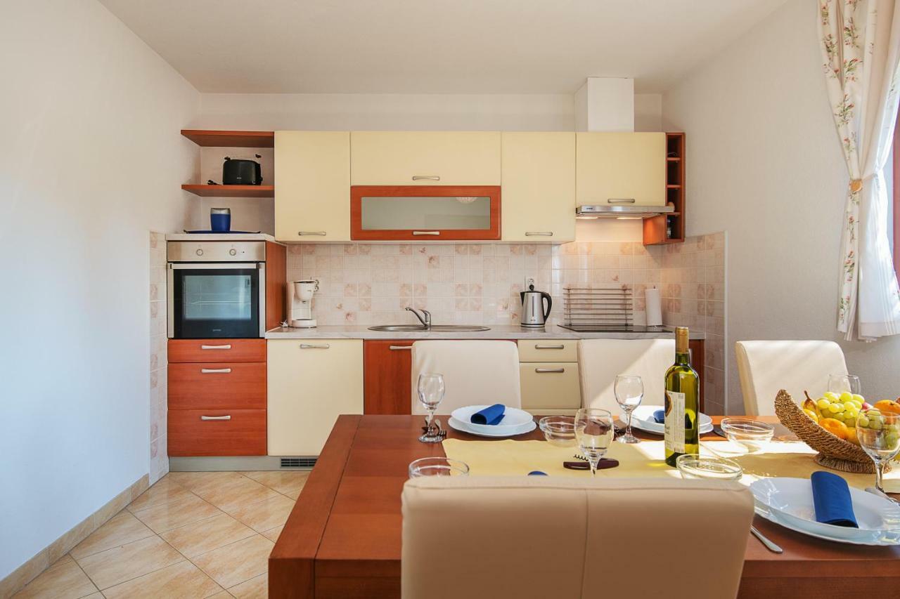 Ferienhaus Joy Ližnjan المظهر الخارجي الصورة