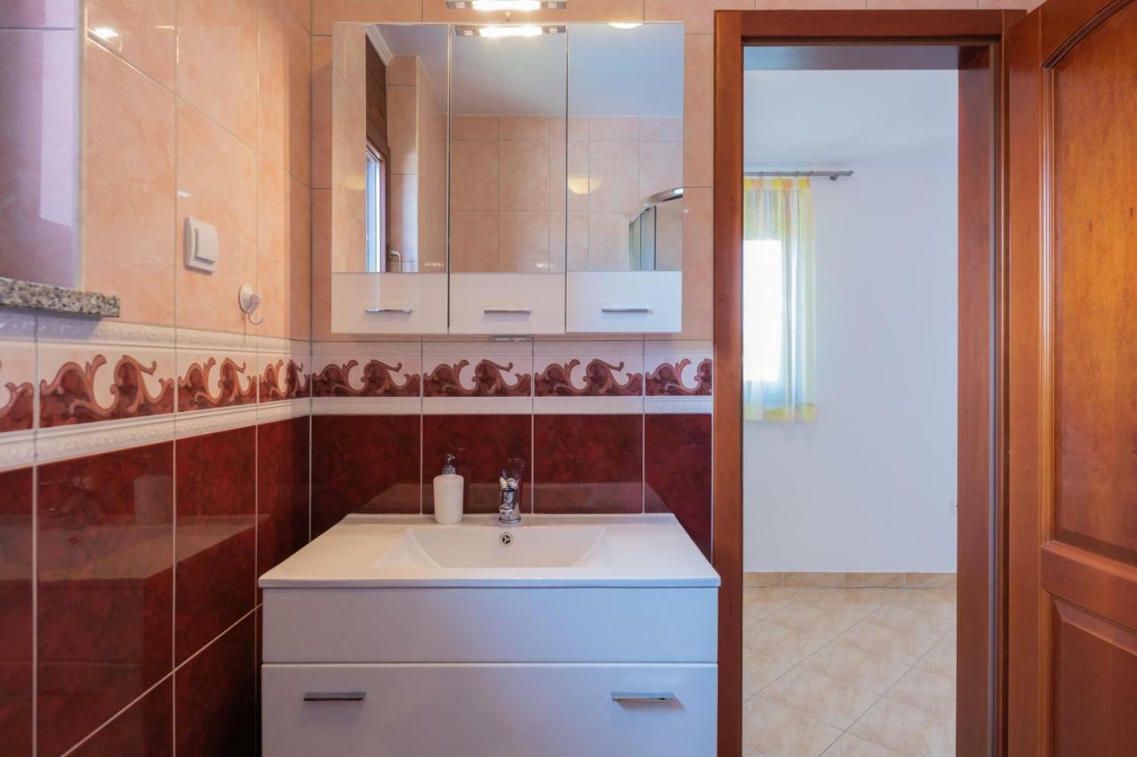Ferienhaus Joy Ližnjan المظهر الخارجي الصورة