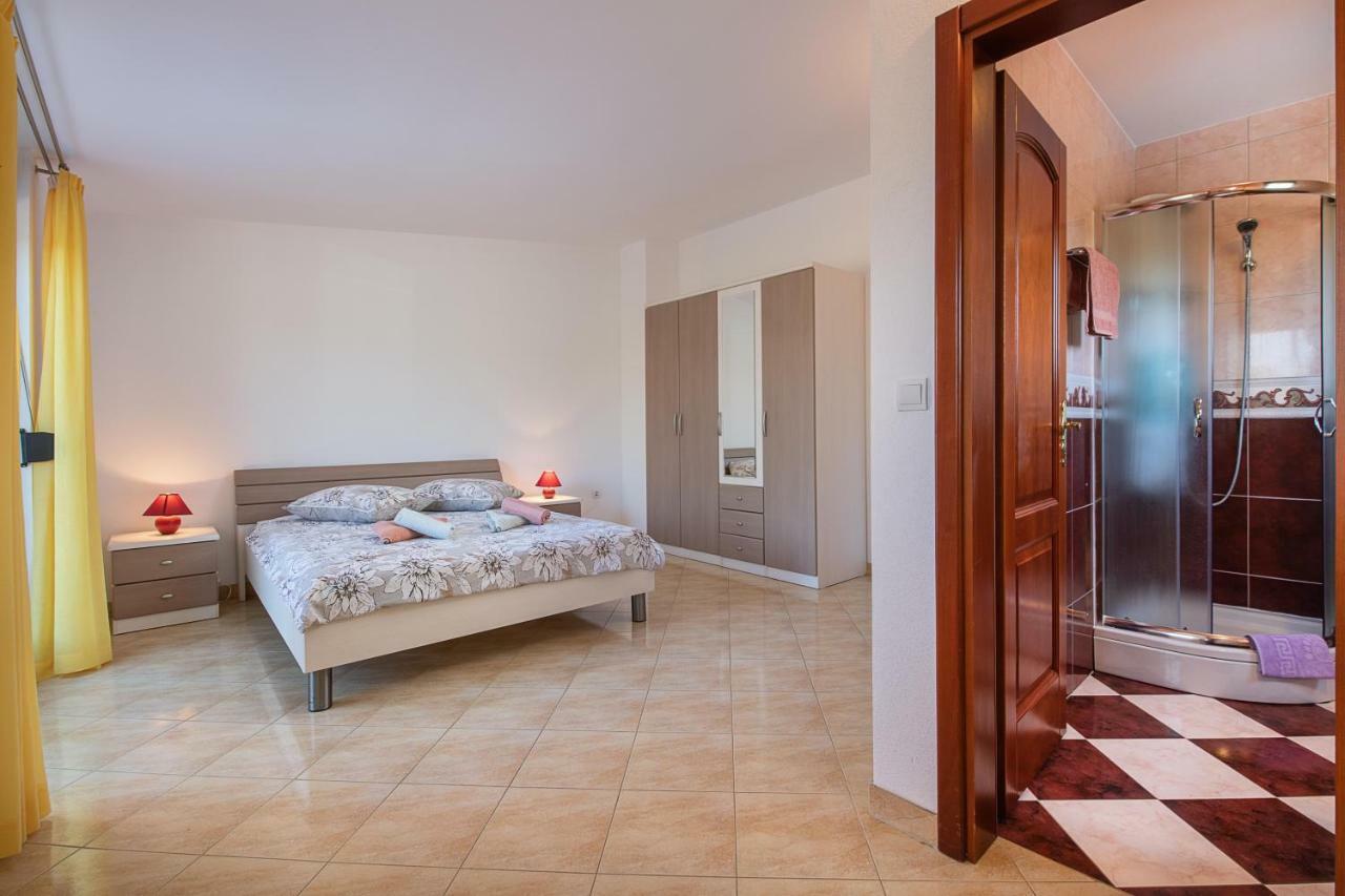 Ferienhaus Joy Ližnjan المظهر الخارجي الصورة