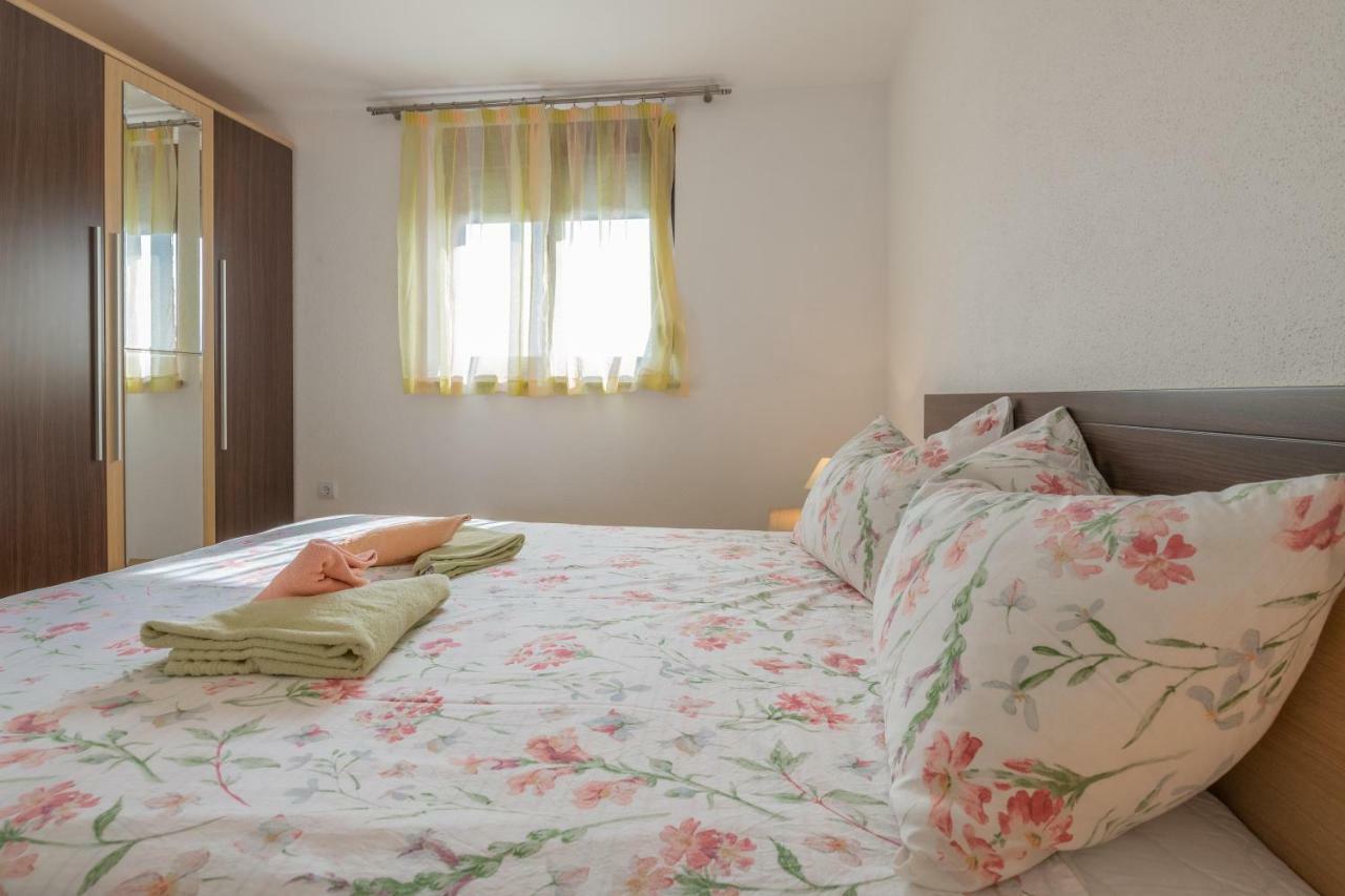 Ferienhaus Joy Ližnjan المظهر الخارجي الصورة