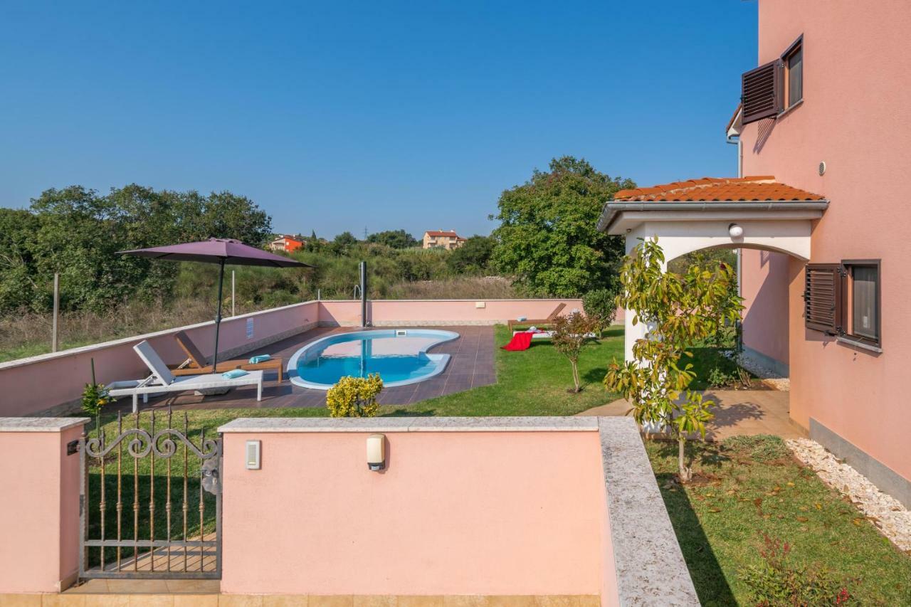 Ferienhaus Joy Ližnjan المظهر الخارجي الصورة